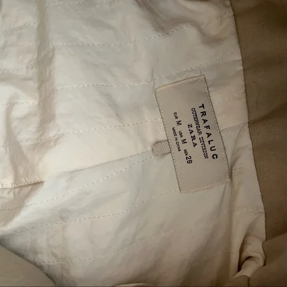 Zara winter jacket with hood with faux fur detachable size medium - Picture 3 of 5